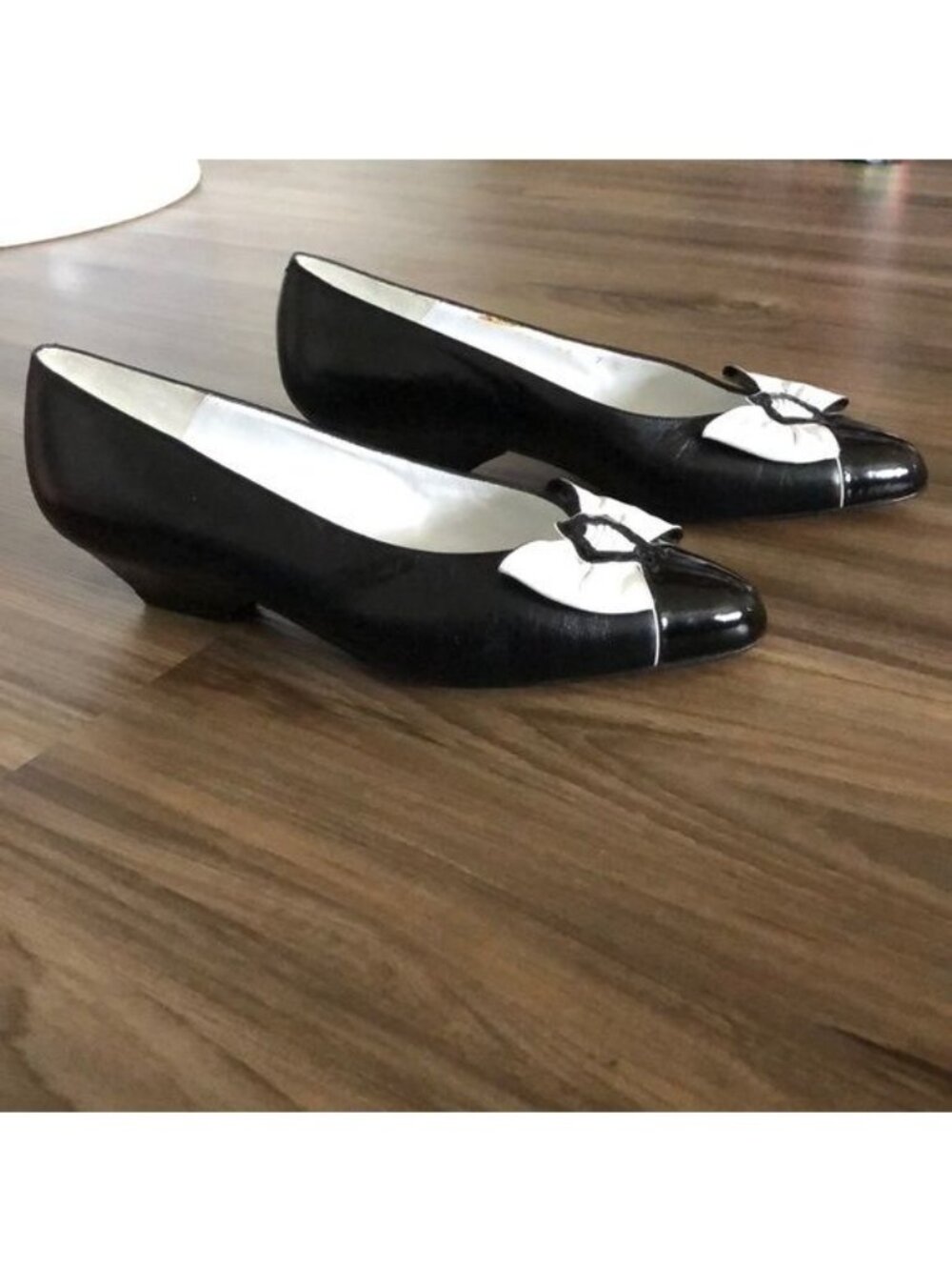 Bally Menswear 70s Leather Bowtie Almond Pointy Toe Heels Narrow